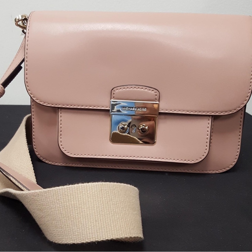 Michael Kors perfect light pink crossbody bag - Picture 3 of 3